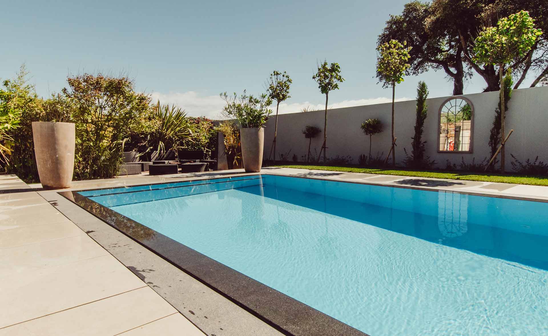 654e2feeead1a656ef637451_Ourdoor-swimming-pool-jersey-htp-group2